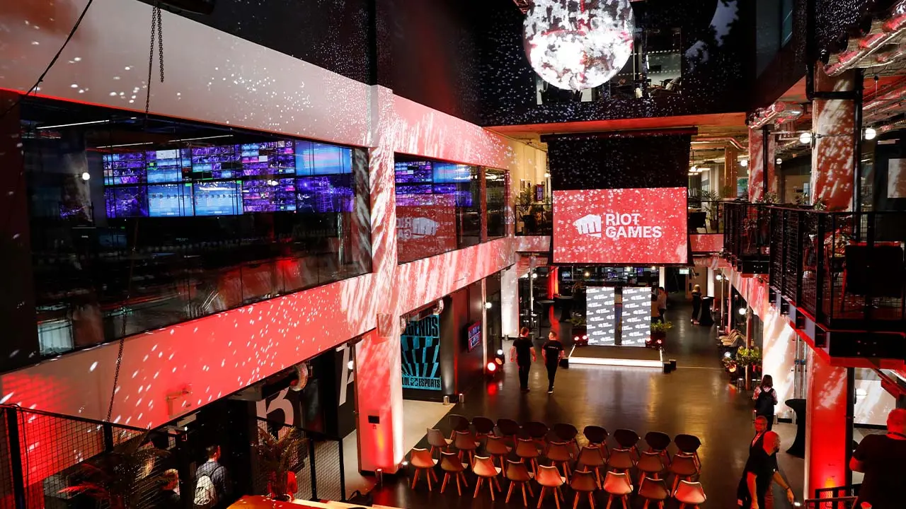 微软大砍暴雪 1900 名员工！共同创办人将离职！