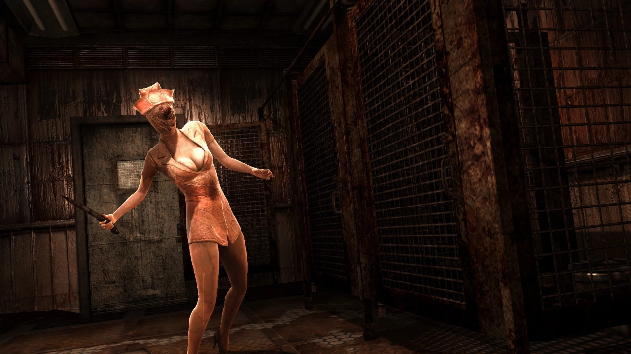 会质疑重製版的护士被「和谐」，多半是记成「沉默之丘：归乡」里的护士了，这个版本的护士大概是系列里最「妖娇」的，让人产生大胆的想法！